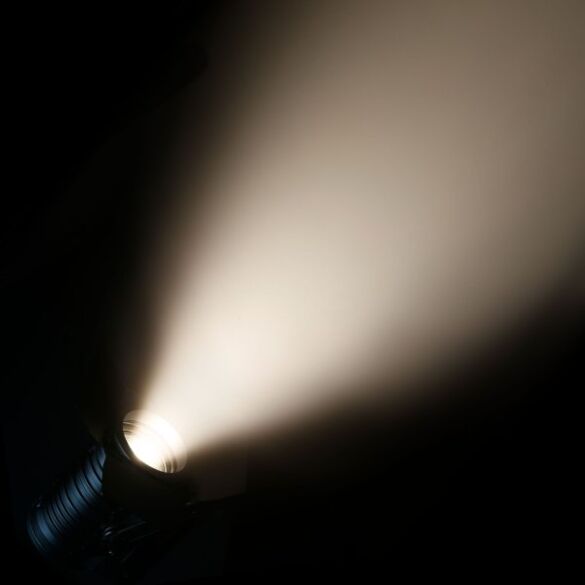 Cameo TS 200 WW - Spot pour théâtre avec lentille de Fresnel et LED blanc chaud 180 W, boîtier noir